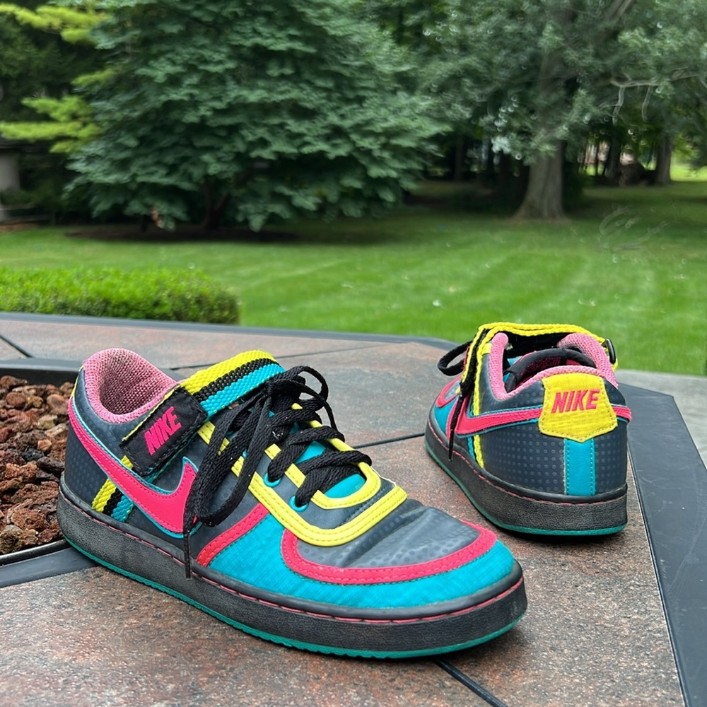 NIKE SHOES